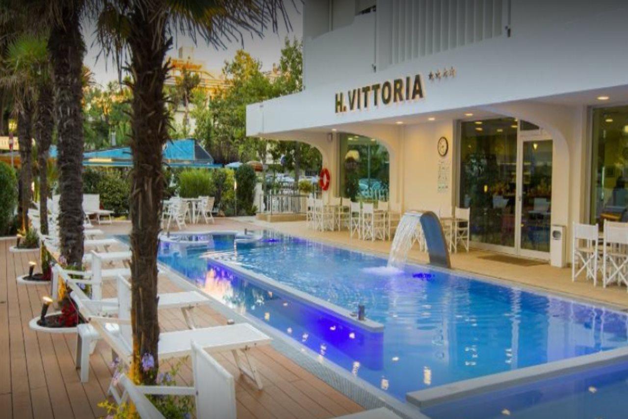 Hotel Vittoria Riccione Extérieur photo