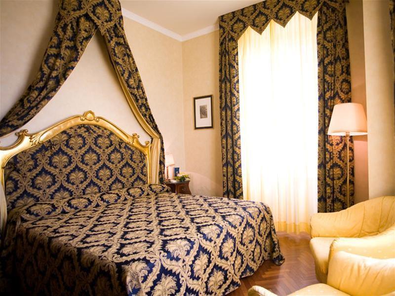 Hotel Vittoria Riccione Extérieur photo