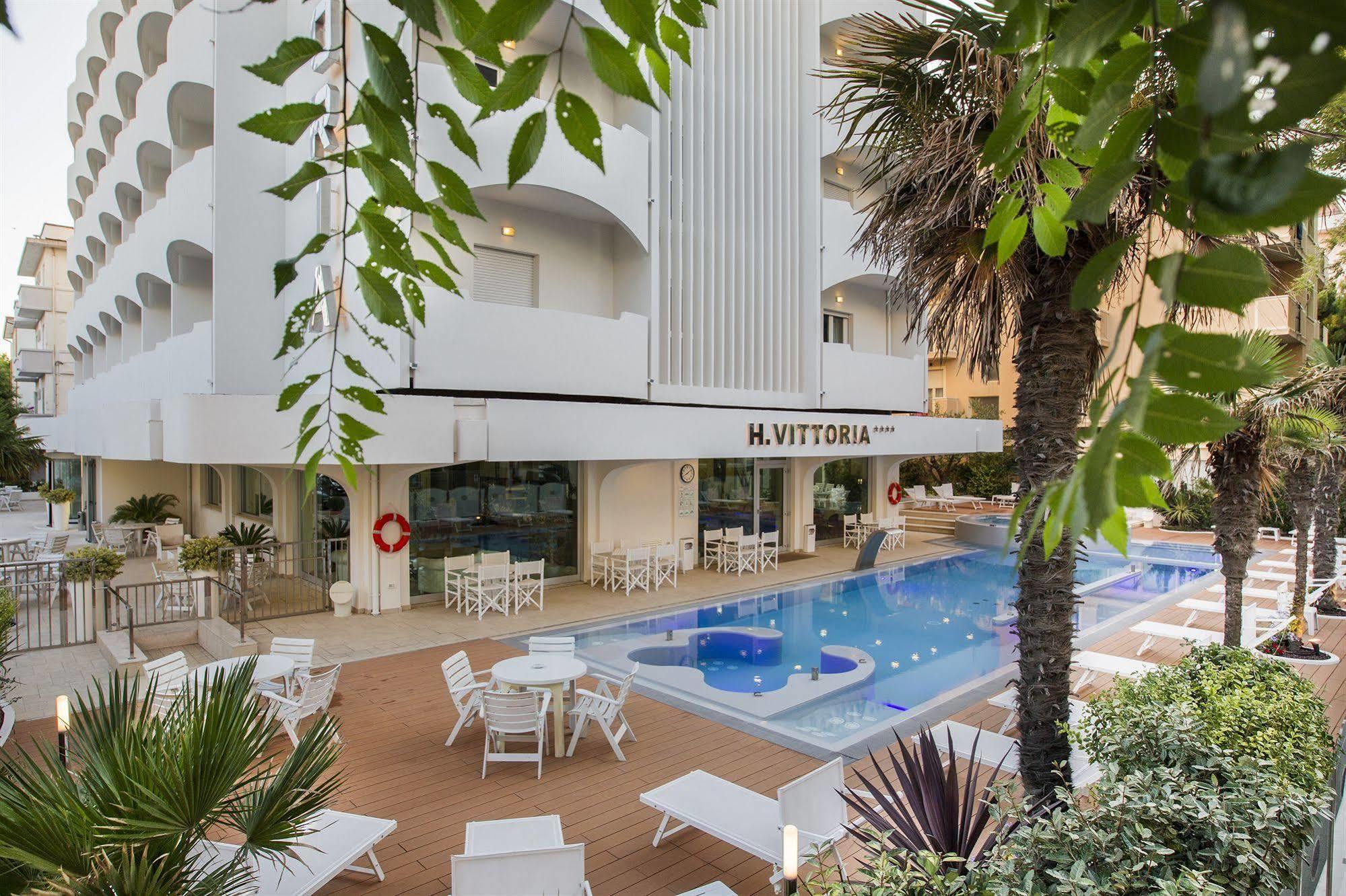 Hotel Vittoria Riccione Extérieur photo