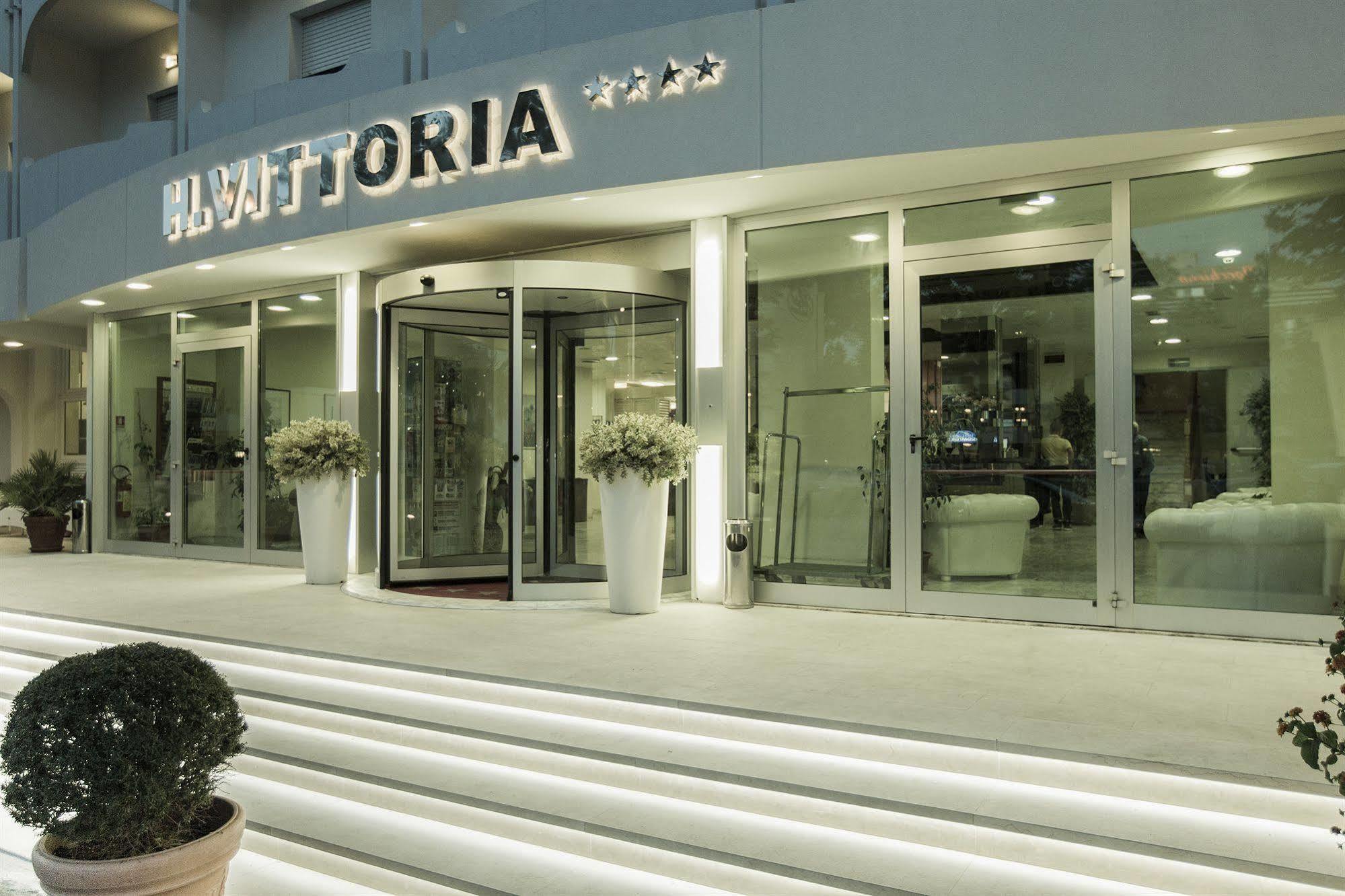 Hotel Vittoria Riccione Extérieur photo