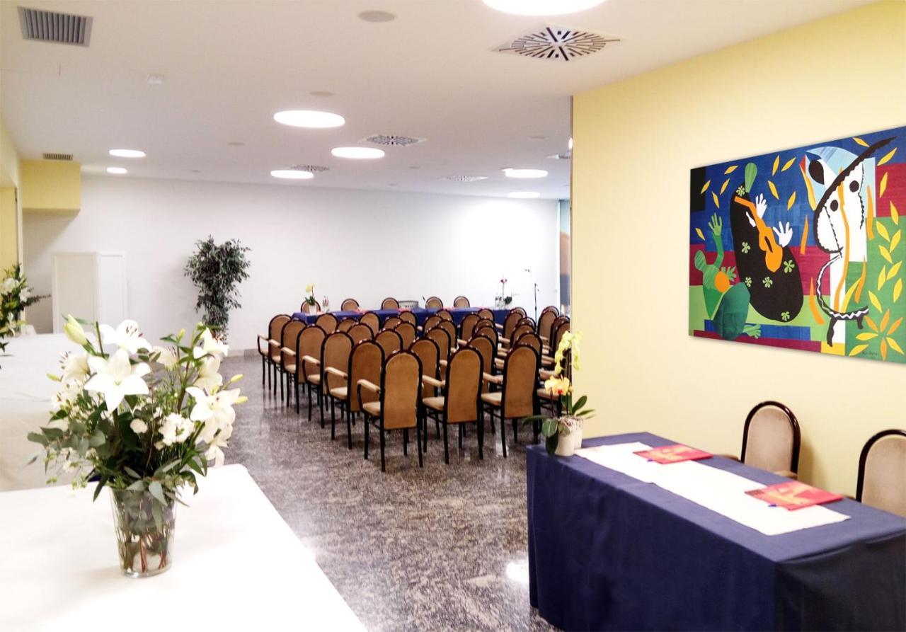 Hotel Vittoria Riccione Extérieur photo