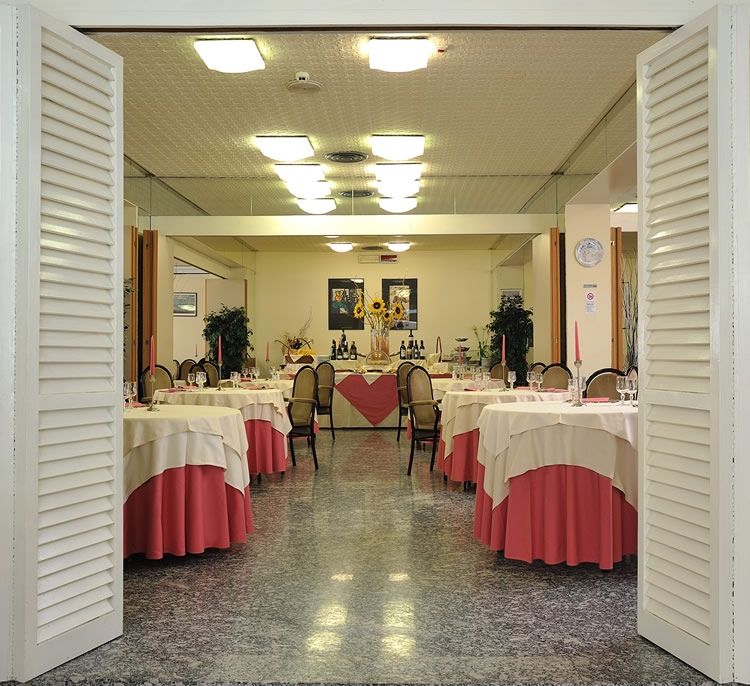 Hotel Vittoria Riccione Extérieur photo